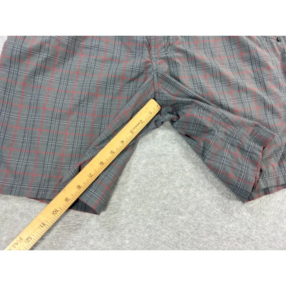 Lululemon‎ Plaid Casual Chino Shorts (Men's 36) Gray - 8